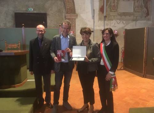 images/bernardi_premio.jpeg